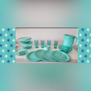 Brand new Tupperware teal set